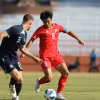 U19 Việt Nam (áo đỏ) khó có cơ hội đi tiếp tại giải U19 Đông Nam Á 2024.