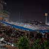 Hiện trường vụ đổ biển quảng cáo ở Mumbai, Ấn Độ, ngày 13/5. (Ảnh: AFP/TTXVN)