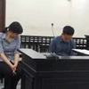 Hai bị cáo Phương và Ngân tại phiên tòa ngày 28/5. (Nguồn: Báo Công an Nhân dân)