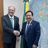 Đại sứ Việt Nam Bùi Văn Nghị và Phó Tổng thống Brazil Geraldo Alckmin tại buổi làm việc ngày 19/6. (Ảnh: TTXVN phát)