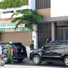 Cơ quan Cảnh sát điều tra Bộ Công an tiến hành khám xét nơi ở của ông Xà Dương Thắng, nguyên Giám đốc Sở Xây dựng, nguyên Bí thư Huyện ủy Bắc Bình, tỉnh Bình Thuận. (Ảnh: Nguyễn Thanh/TTXVN)