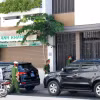 Cơ quan Cảnh sát điều tra Bộ Công an tiến hành khám xét nơi ở của ông Xà Dương Thắng, nguyên Giám đốc Sở Xây dựng, nguyên Bí thư Huyện ủy Bắc Bình, tỉnh Bình Thuận. (Ảnh: Nguyễn Thanh/TTXVN)