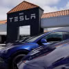 Một cửa hàng của Tesla tại San Mateo, California, Mỹ, ngày 15/4/2024. (Ảnh: THX/TTXVN)