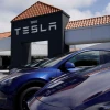 Một cửa hàng của Tesla tại San Mateo, California, Mỹ, ngày 15/4/2024. (Ảnh: THX/TTXVN)