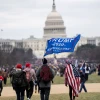 Người biểu tình tập trung bên ngoài tòa nhà Quốc hội Mỹ ở Washington DC., ngày 6/1/2021. (Ảnh: THX/TTXVN)