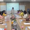 Các nữ doanh nhân tìm kiếm cơ hội giao thương tại buổi làm việc. (Ảnh: Nguyễn Cúc/TTXVN)
