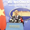 Phó Phát ngôn Bộ Ngoại giao Nguyễn Đức Thắng chủ trì Họp báo tháng 3. (Ảnh: Thu Phương/TTXVN phát)