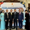 Đại sứ Trần Văn Tuấn chụp ảnh lưu niệm với đoàn công tác thành phố Hải Phòng tại Diễn đàn Doanh nghiệp Việt Nam-Thuỵ Điển 2024 ngày 6/9 tại Stockholm. (Ảnh: Thu Hằng/TTXVN)