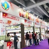 Khu gian hàng Việt Nam thu hút được đông đảo khách hàng tại hội chợ. (Ảnh: CTV/Vietnam+)