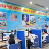 Người lao động kết nối phỏng vấn trực tuyến với nhà tuyển dụng. (Ảnh: Trung tâm dịch vụ việc làm Hà Nội)