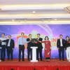 Đại diện bộ, ngành, UBND Thành phố Hồ Chí Minh và Ban tổ chức thực hiện nghi thức kích hoạt Ngày mua sắm trực tuyến Online Friday 2022. (Ảnh: Mỹ Phương/TTXVN)