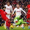 Liverpool (áo đỏ) bất lực trước Manchester United ở trận derby nước Anh. (Nguồn: Getty Images)