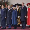 Tổng thống Hàn Quốc Yoon Suk Yeol đã được Vua Charles III và đội quân danh dự hoàng gia chào đón khi ông bắt đầu chuyến thăm cấp nhà nước tới Vương quốc Anh. (Nguồn: AP)