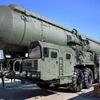 Tên lửa đạn đạo xuyên lục địa Yars của Nga được giới thiệu tại Diễn đàn Kỹ thuật - Quân sự quốc tế ở ngoại ô Moskva ngày 15/8/2023. (Ảnh: AFP/TTXVN)