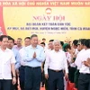 Ngày 17/11/2024, Tổng Bí thư Tô Lâm dự Ngày hội Đại đoàn kết toàn dân tộc tại ấp Mũi, xã Đất Mũi, huyện Ngọc Hiển, Cà Mau. (Ảnh: Thống Nhất/TTXVN)