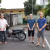 Các đối tượng quốc tịch Trung Quốc bị bắt giữ về hành vi trộm cắp tài sản. (Ảnh: TTXVN phát)