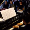 Chuỗi chương trình biểu diễn âm nhạc cổ điển sẽ kéo dài đến ngày 17/3 với nhiều loại nhạc cụ khác nhau như piano, kèn đồng, violin. (Ảnh: Nguyễn Dũng/TTXVN)