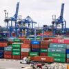 Kho bãi chứa container tại cảng Cát Lái. (Ảnh: Hồng Đạt/ TTXVN)