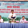 Lãnh đạo Ủy ban Nhân dân tỉnh Đồng Nai chủ trì buổi đối thoại với nông dân. (Ảnh: Lê Xuân/TTXVN)