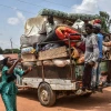 Người dân sơ tán tránh bạo lực tại Nigeria. (Ảnh minh họa: AFP/TTXVN)