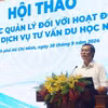 Thứ trưởng Bộ Giáo dục và Đào tạo Nguyễn Văn Phúc phát biểu tại hội thảo. (Ảnh: Thu Hoài/TTXVN)