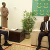 Trưởng Ban Nội chính Trung ương Phan Đình Trạc làm việc với Phó Tổng thư ký Đảng Cách mạng Tanzania (CCM) John Mongella. (Ảnh: Hồng Minh/TTXVN)
