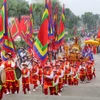 Đoàn rước kiệu của các xã, phường, thị trấn vùng ven về Khu Di tích Lịch sử Quốc gia đặc biệt Đền Hùng. (Ảnh: Tuấn Đức/TTXVN)