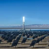 Nhà máy điện lớn nhất thế giới chạy bằng năng lượng Mặt Trời gần cảng Augusta, Australia. (Ảnh: EPA/TTXVN)