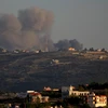 Khói bốc lên sau cuộc không kích của Israel xuống khu vực nằm giữa Ramia và Al-Quzah, Liban ngày 3/12/2023. (Ảnh: THX/TTXVN)