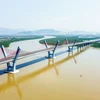 Cẩu Bến Rừng với thiết kế đặc biệt 3 trụ chính hình chữ V, bắc qua sông Đá Bạch. (Ảnh: Hoàng Hiếu/TTXVN)