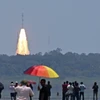 Tên lửa PSLV XL mang theo tàu thăm dò Mặt Trời Aditya-L1 được phóng từ Trung tâm vũ trụ Satish Dhawan ở Sriharikota, Ấn Độ ngày 2/9/2023. (Ảnh: AFP/TTXVN) 