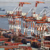 Cảng container ở Trung Quốc. (Ảnh: AFFP/TTXVN)
