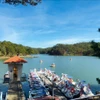 Bến thuyền trong Khu du lịch Thung lũng Tình yêu (Đà Lạt) đón khách tới nghỉ dưỡng. (Ảnh: Chu Quốc Hùng/TTXVN)