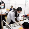 Nhờ Chiến dịch tiêm chủng vaccine sởi cho trẻ từ 1 đến 10 tuổi mà Thành phố Hồ Chí Minh đẩy mạnh từ tháng 8/2024 đến nay nên số trẻ có địa chỉ tại thành phố mắc sởi nhập viện giảm hẳn. (Nguồn: TTXVN)