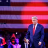 Ngày 6/11/2024, ứng cử viên Tổng thống Mỹ của đảng Cộng hòa Donald Trump đã giành chiến thắng với 312 phiếu đại cử tri, trong khi đối thủ đảng Dân chủ Kamala Harris nhận được 226 phiếu đại cử tri. Như vậy, ông Trump đã đánh bại bà Harris để trở thành Tổng thống thứ 47 của nước Mỹ. (Ảnh: THX/TTXVN)