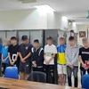 Hà Nội: Tạm giữ nhóm đối tượng ném vỏ chai thủy tinh gây thương tích