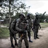 Binh sỹ CHDC Congo được triển khai tại khu vực ngoại ô Oicha. (Ảnh: AFP/TTXVN)