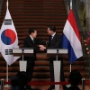 Tổng thống Yoon Suk Yeol và Thủ tướng Hà Lan Mark Rutte. (Nguồn: YONHAP News)