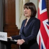 Bộ trưởng Tài chính Anh Rachel Reeves phát biểu tại thủ đô London. (Ảnh: Getty Images/TTXVN)