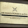 Biểu tượng công ty luật Mossack Fonseca tại văn phòng ở Geneva, Thụy Sĩ. (Ảnh: AFP/TTXVN)