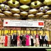 Tổng lãnh sự quán Việt Nam tại Osaka chụp ảnh lưu niệm tại buổi lễ. (Ảnh: Xuân Giao/TTXVN)