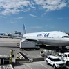 Máy bay của hãng hàng không United Airlines tại sân bay quốc tế Denver, Colorado, Mỹ. (Ảnh: AFP/TTXVN)