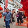 Những du khách quốc tế đầu tiên "xông đất" Cảng tàu khách quốc tế Hạ Long trong năm mới Giáp Thìn 2024. (Nguồn: Báo Quảng Ninh)
