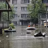 Ngày 6/6/2023, đập thủy điện Kakhovka trên sông Dnipro ở Kherson, miền Nam Ukraine, bị vỡ sau một vụ nổ khiến nhiều hộ gia đình phải sơ tán, hơn 600 ngôi nhà ở bên bờ sông Dnieper bị ngập. (Nguồn: AFP/TTXVN) 