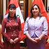 Đại sứ Phạm Thị Kim Hoa và Tổng thống nước Cộng hoà Peru Dina Boluarte. (Ảnh: TTXVN phát)
