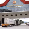 Phương tiện xuất nhập khẩu hàng hóa tại Cửa khẩu Quốc tế Hữu Nghị, tỉnh Lạng Sơn. (Ảnh: Quang Duy/TTXVN)