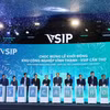 Các đại biểu thực hiện nghi thức bấm nút khởi động Dự án VSIP Cần Thơ. (Ảnh: Ngọc Thiện/TTXVN) 
