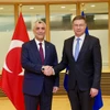 Phó Chủ tịch Điều hành Ủy ban châu Âu (EC) kiêm Ủy viên Thương mại Valdis Dombrovskis và Bộ trưởng Thương mại Thổ Nhĩ Kỳ Ömer Bolat. (Nguồn: X)