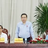 Chủ tịch Quốc hội Trần Thanh Mẫn và các đại biểu Quốc hội tỉnh Hậu Giang tiếp xúc cử tri. (Ảnh: Thống Nhất/TTXVN)