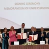 Lễ ký kết Biên bản ghi nhớ hợp tác giữa Cục Xúc tiến thương mại Việt Nam và Cơ quan phát triển kinh doanh Slovenia. (Ảnh: Trần Việt/ TTXVN)